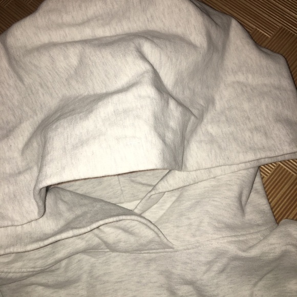 The Constant Ola cropped Hoodie - Picture 13 of 15